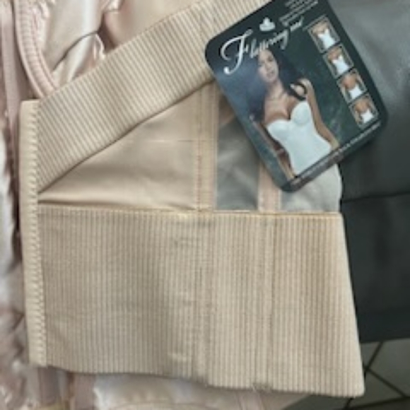 Gorgeous, plus size, off white, never worn wedding dress - Picture 8 of 9